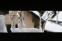 Glaçons à la fenêtre